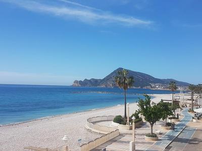 Apartamento con acceso directo al mar en Altea y parking