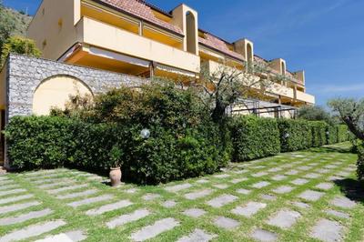 CASAMARINA appartamento frontemare con piscina