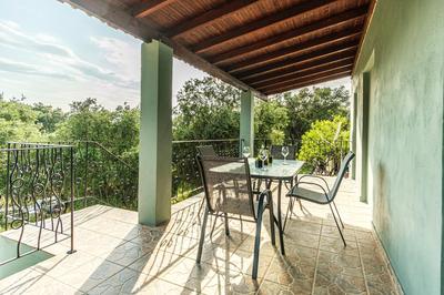 Armonia Holiday Home Corfu with King size Bed and Private Garden