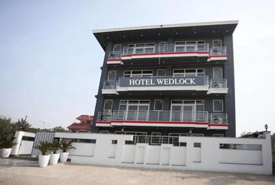 Hotel Wedlock sector 47