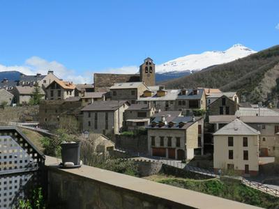 Chalé rústico cerca de pistas con vistas a la montaña