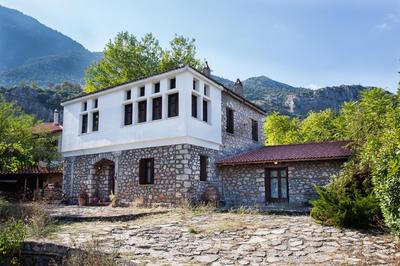 260m2 Unique mountain house in Lilea Parnasos