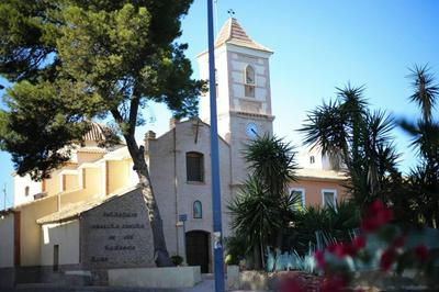 3 Bed Apartment Sleeps 6 with Shared Pool