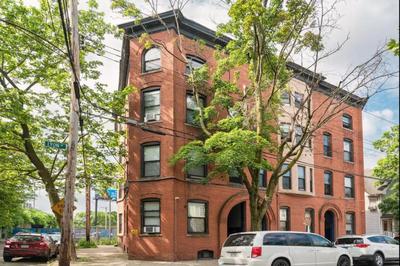 Spacious Getaway by Wooster Square!