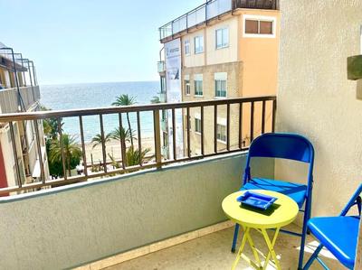 Acogedor piso 2° linea de playa!