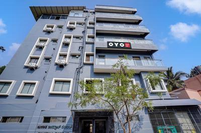 Hotel O METRO VIEW INN