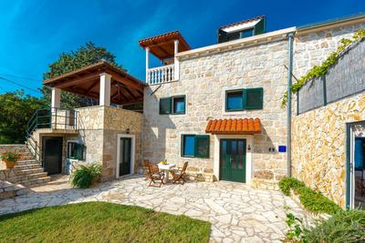 Villa Platanus with Private Pool Sea View