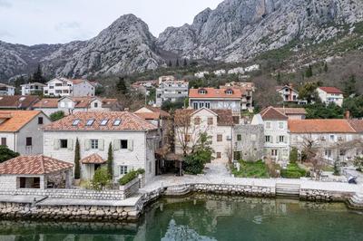 Casa Spada by Belsize