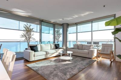 Luxury Apartment With Sea View!