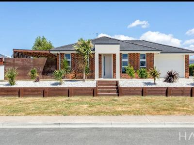 Quiet and Comfort unit in Launceston -Legana