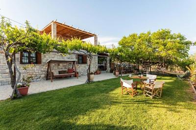Petalidi Stone House with garden near the beach