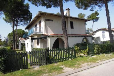 Apartment With Garden In Excellent Location - Beahost