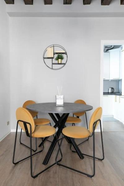 Casa de' Ferrari 1 by Welc(h)ome