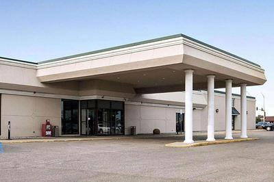 Baymont by Wyndham Jamestown Conference Center & Water Park