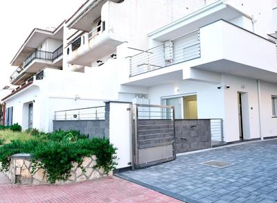 Thetis Apartments