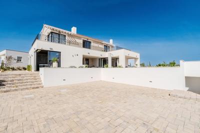 Luxury Villa Kaia -Heated pool, Sea View, Jacuzzi, Gym and Sauna