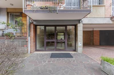 Spacious Apartment x5 with two balconies!