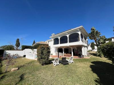 Beautiful Villa in La Cala de Mijas, in a great location.