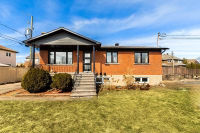 Maison à 2 chambres et sous-sol à Laval