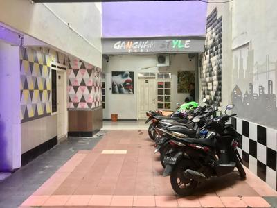 Gangnam Style Residence Mitra RedDoorz near MERR Surabaya