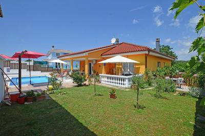 Villa Sunflower pool