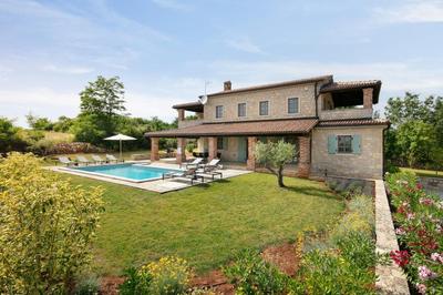 Rustic Villa Calluna with a pool in Istria