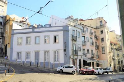 Historic house of Santo André • Lisbon's old town