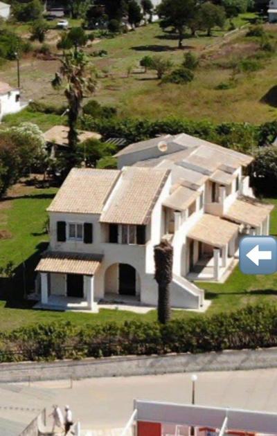 Sela’s Corfu beach home