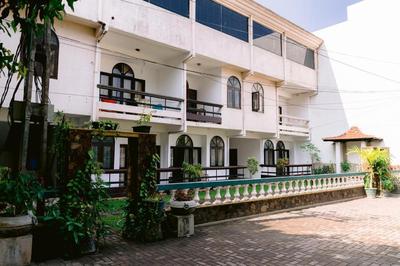 Romantic garden hotel