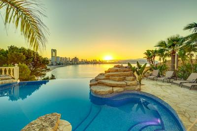 Villa Julieta y Romeo by Bookirentals