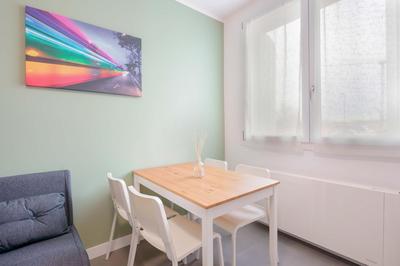 West Side Bologna Apartment by Lesdomus