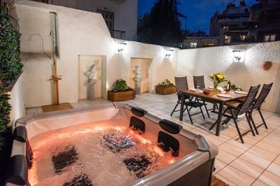KG Acropolis Escape Spa Apartment