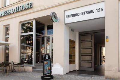 Homely Berlin - Spacious Flat Quiet, Friedrichstraße, River