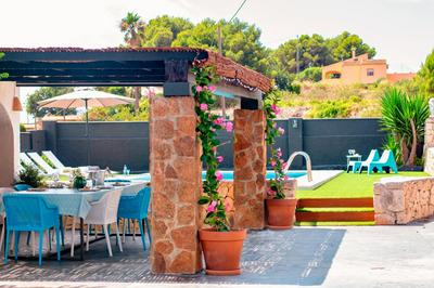 Finca Tossalet. Piscina privada y barbacoa
