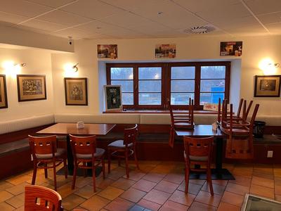 Pohostinství v Holi