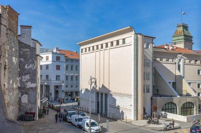 Suite Calvino, in Piazza Unità con parcheggio