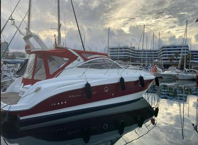 Adisfrutar del Pura Vida un barco increible