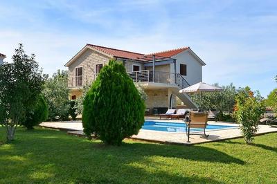 Relax&Enjoy, perfect family getaway. Van included