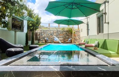 Villa Salvia - Country style luxury & a captivating poolscape