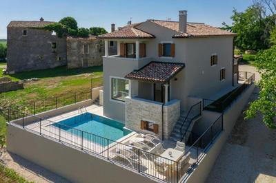 Beautiful Villa Skarline with outdoor pool in Buje