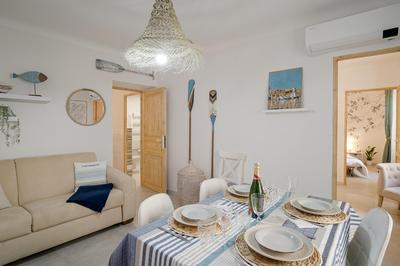 GuestHost - Azurea Home Central & Roomy Flat