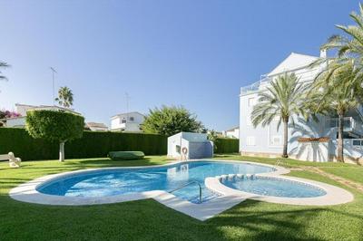 Nice apartment with terrace, 250m from the beach
