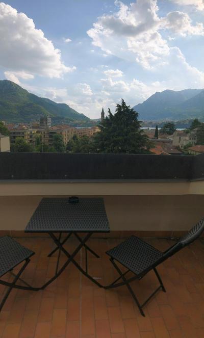 Bright penthouse close to center with terrace and lake view