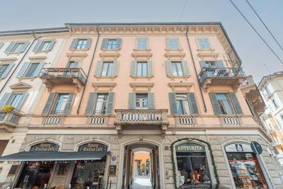 R Sterlizia House