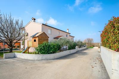 Charming Apartments Rose 1&2 with pool