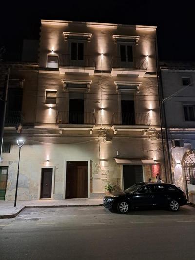 "Il Vecchio Salone" appartamento in pieno centro con garage privato