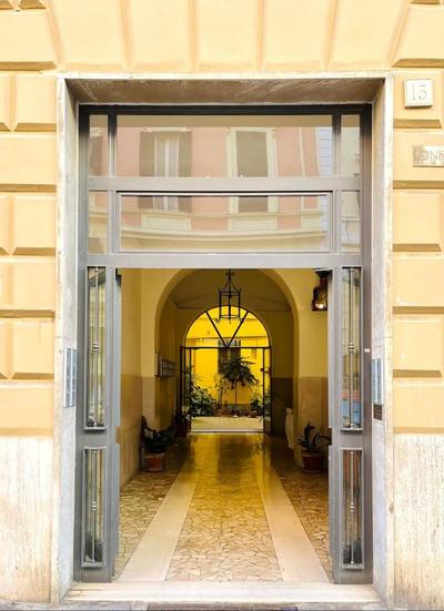 1 Minute from San Pietro - Nicole House
