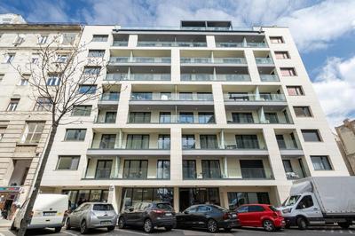 Lucky River Apartment