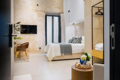Luxurious studio with Jacuzzi in Casa Pilatos