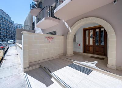 Spacious 3 bedroom Apartment in the Heart of St Julians